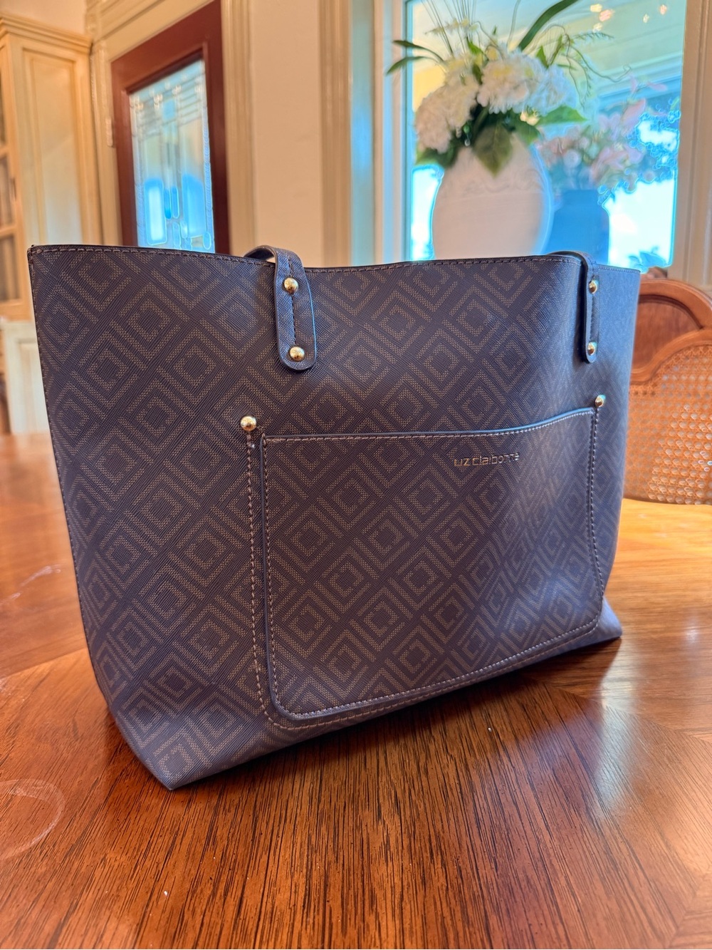 Liz Claiborne geometric diamond-pattern tote